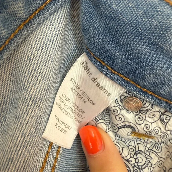 EIGHT DREAMS Star Patch Distressed Jeans. Great straight leg style. - Picture 8 of 8